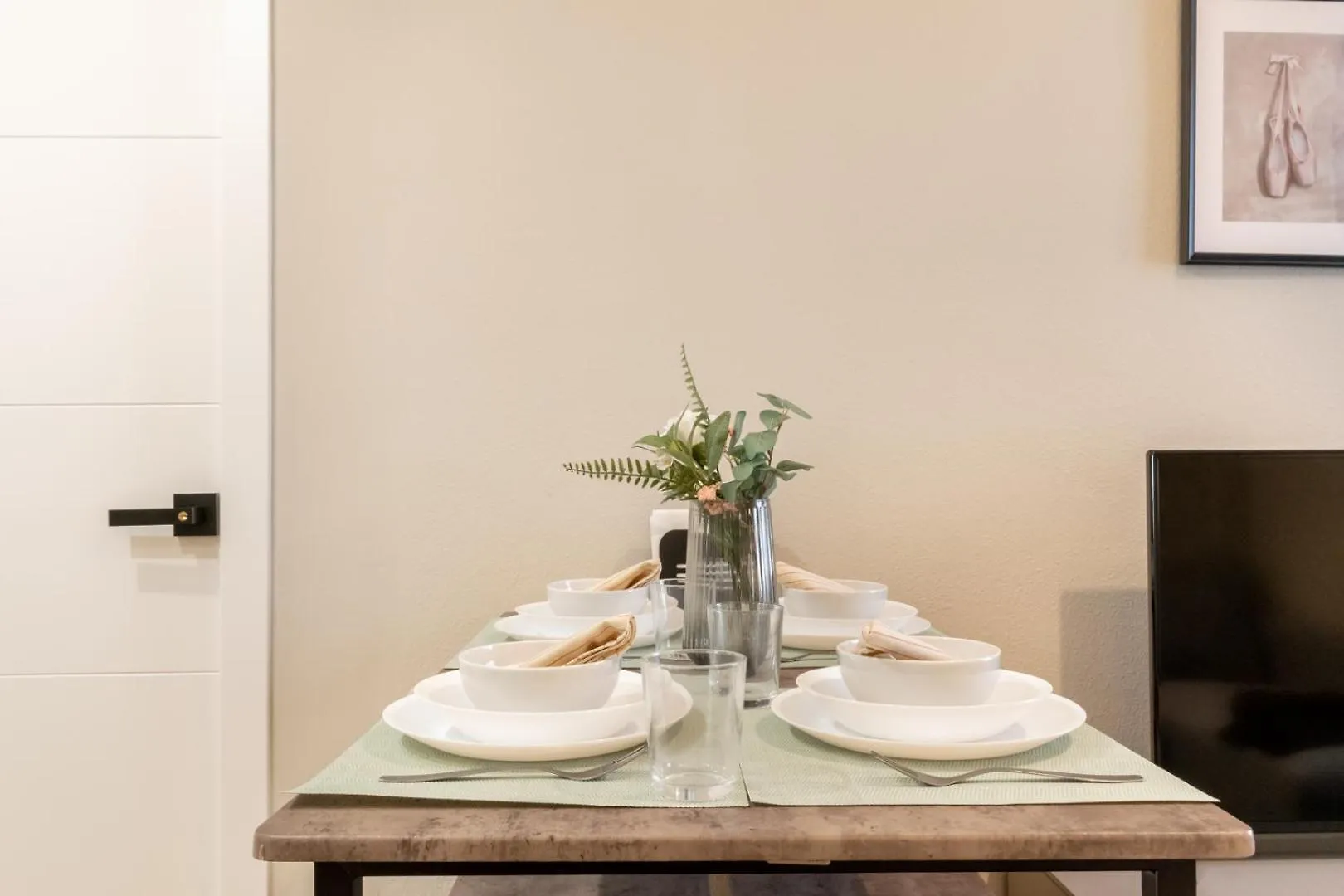 Guest house Coliving Gran Via Carlos III Hotel Barcelona